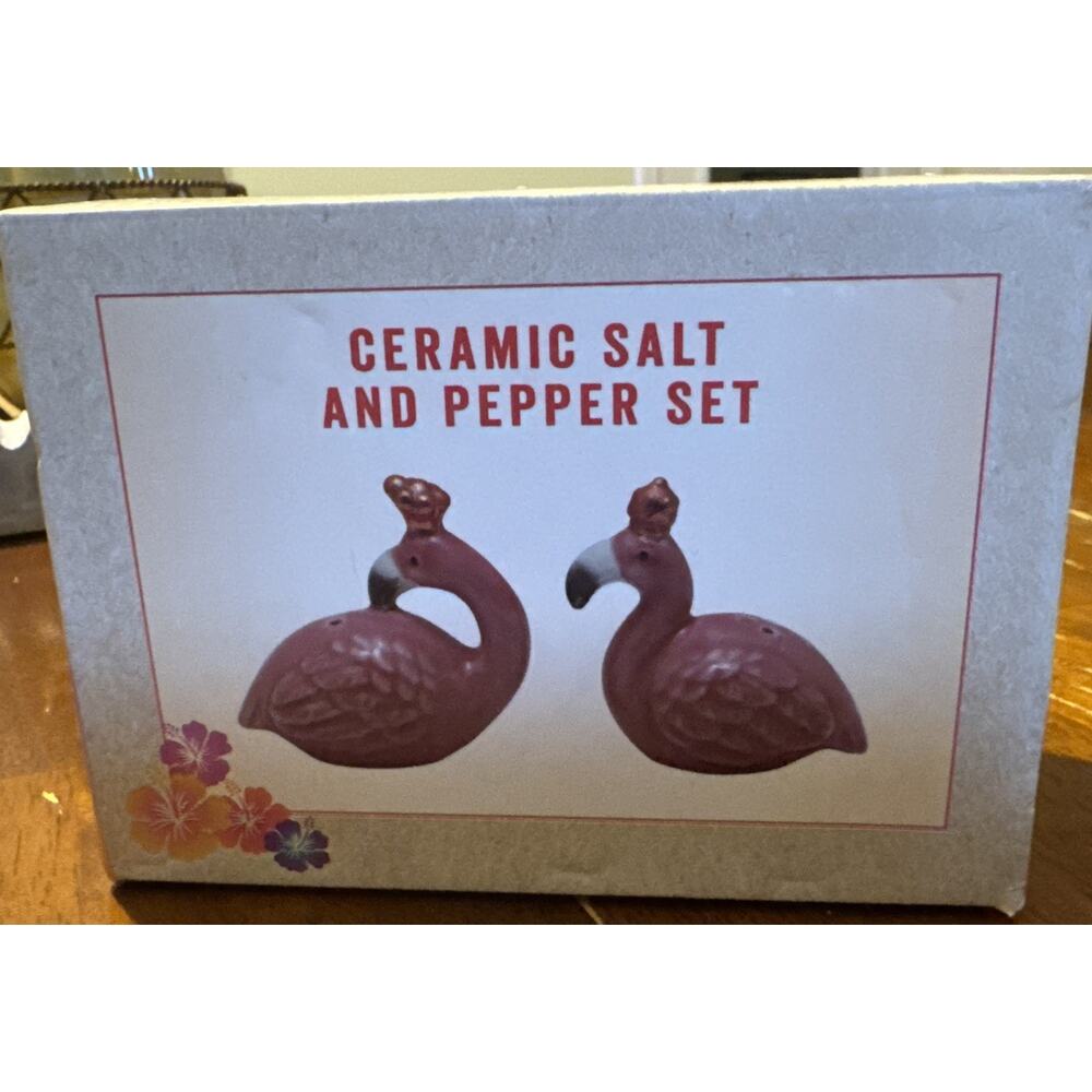 Cracker Barrel Ceramic Pink Flamingo Crowned King&Queen-Salt & Pepper Shaker Set